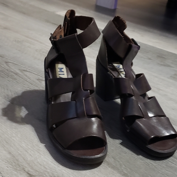 MIA brown leather open toe block heel sandals - Picture 13 of 16